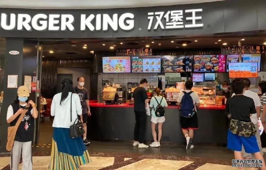 又?jǐn)偵鲜铝耍∝?fù)面連連的漢堡王該何去何從？